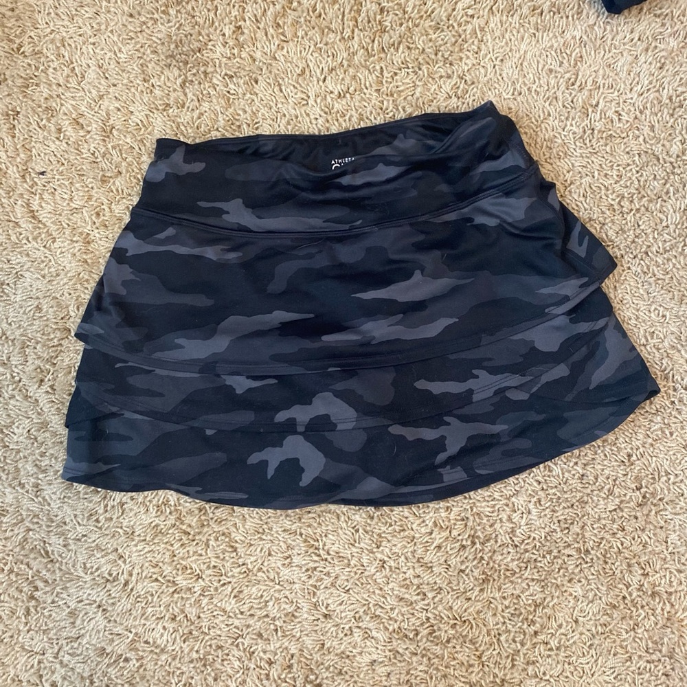 Athelta Girl camo skirt